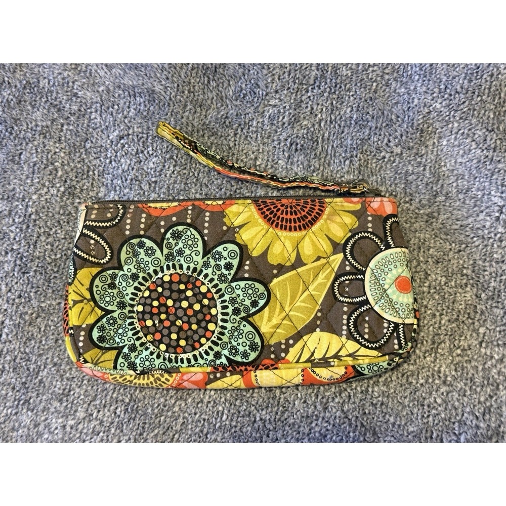 Retired Vera Bradley Flower Shower Wristlet Wallet